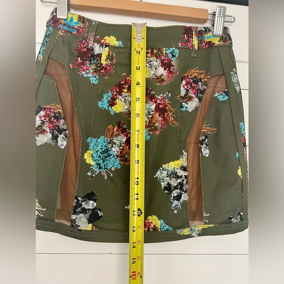 IVY PARK X ADIDAS IVYTOPIA Olive Green Skirt with Floral Print & Mesh
Lining - Picture 4 of 13